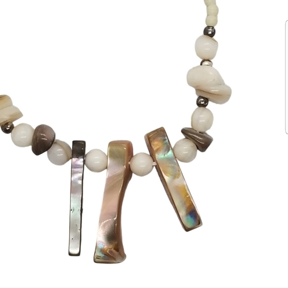 VINTAGE ABALONE SHELL & MOTHER OF PEARL BEAD STATEMENT NECKLACE - Picture 4 of 8